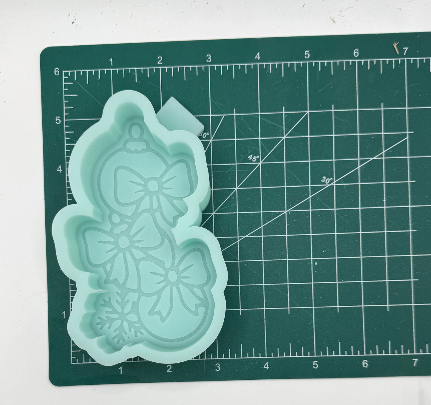 Stacked Ornaments with Bows Freshie Mold | silicone freshie mold