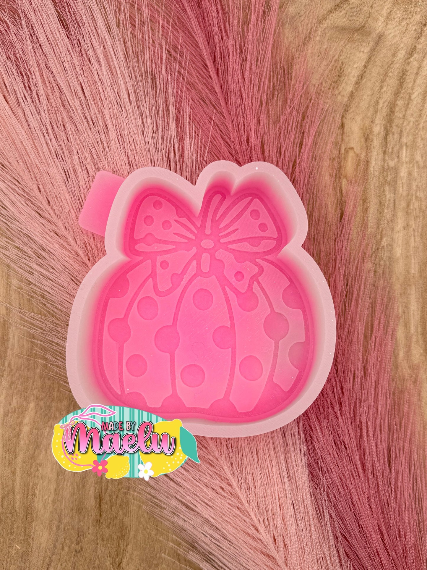 Polka Dot Pumpkin with Bow Freshie Mold | silicone freshie mold
