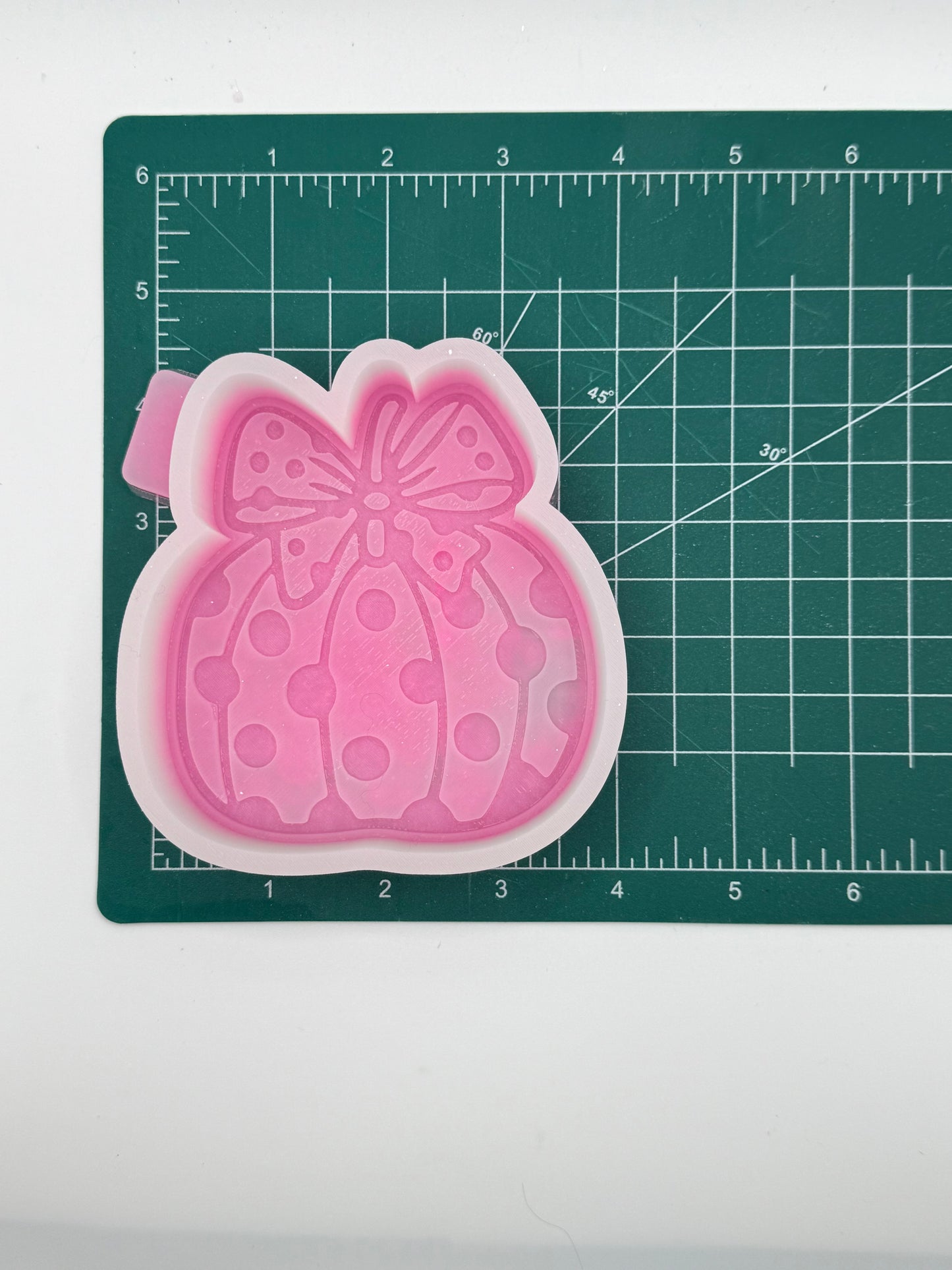 Polka Dot Pumpkin with Bow Freshie Mold | silicone freshie mold