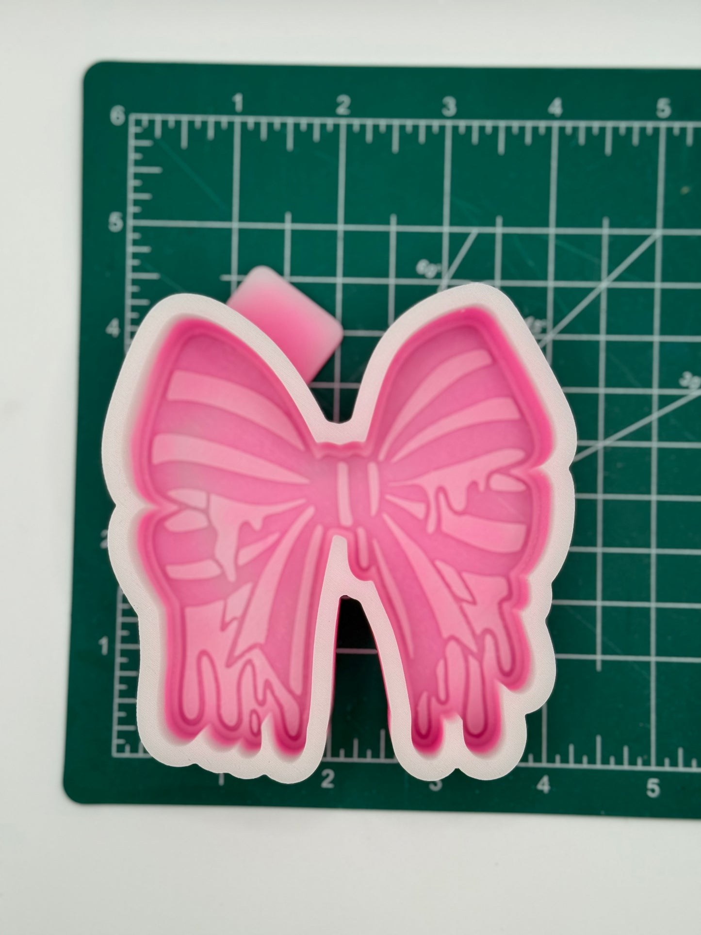 Striped Drip Bow Freshie Mold | Silicone Freshie Mold
