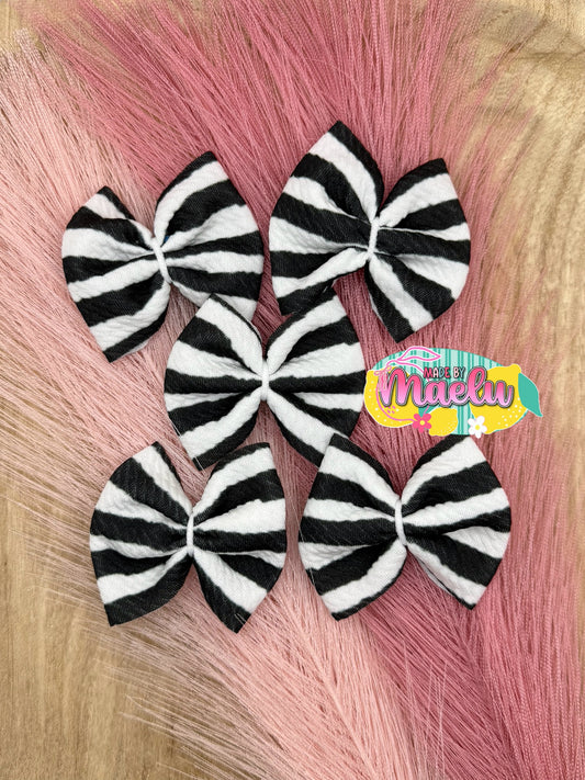 Black Brush Stroke Stripes Freshie Bows - Qty 5